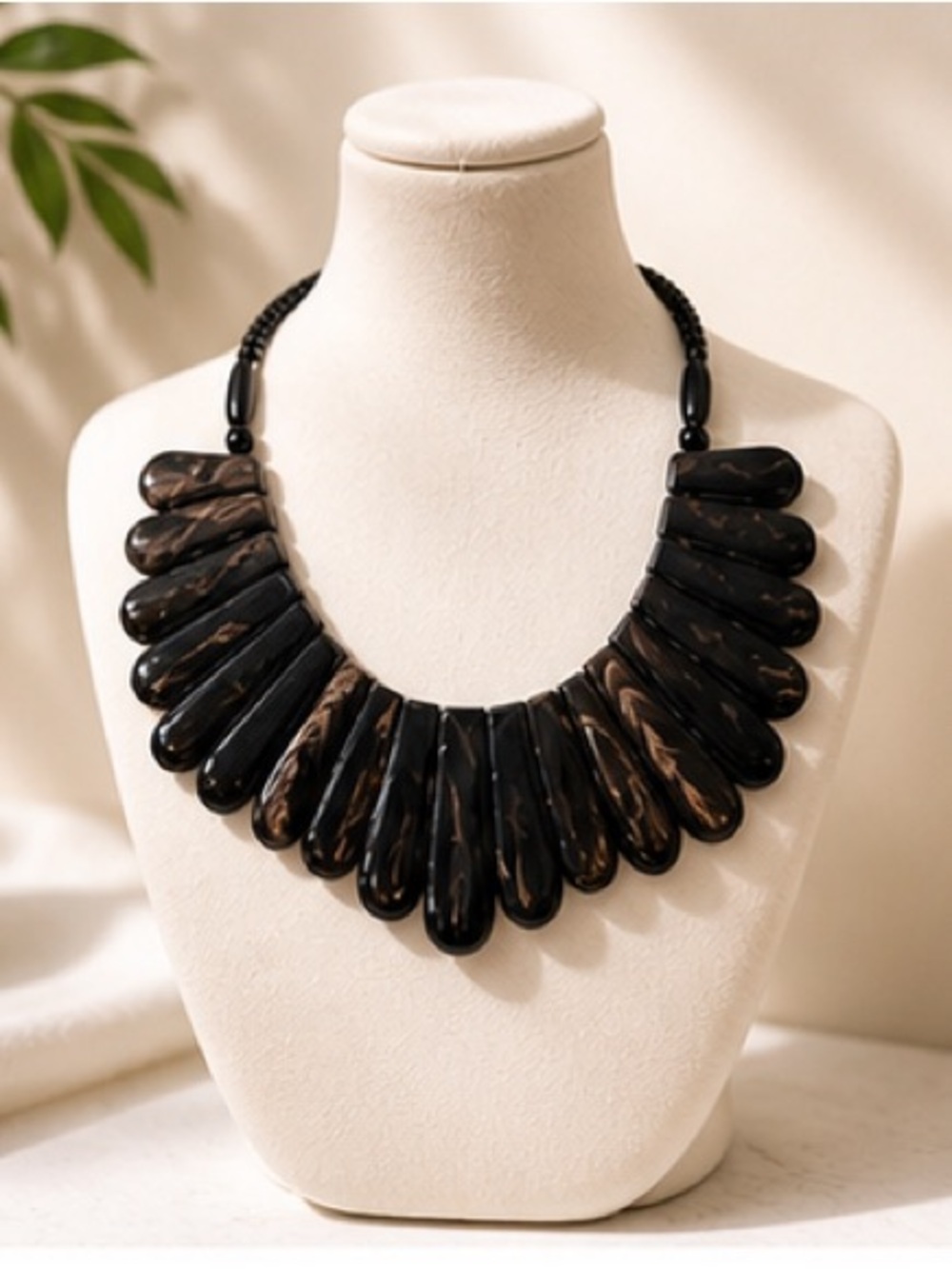 Elegant Vintage Black and Brown Necklace